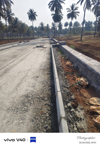 Concrete Kerb Stone - Half Battered