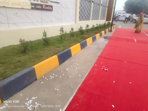 Concrete Kerb Stone - Half Battered