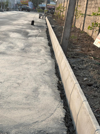 Concrete Kerb Stone - Half Battered