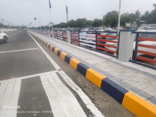 Concrete Kerb Stone - Half Battered